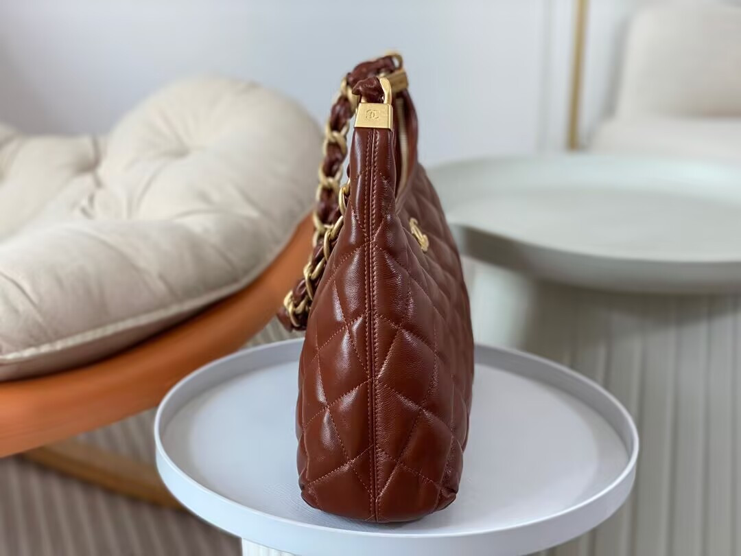 Ch*el hobo bag   30×28×11cm