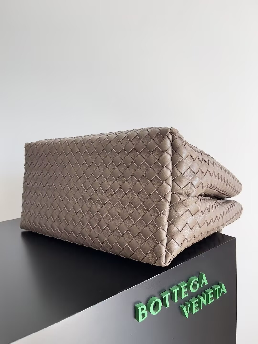 bo*te*ga Ve*ne*ta large andiamo 42x18x35cm