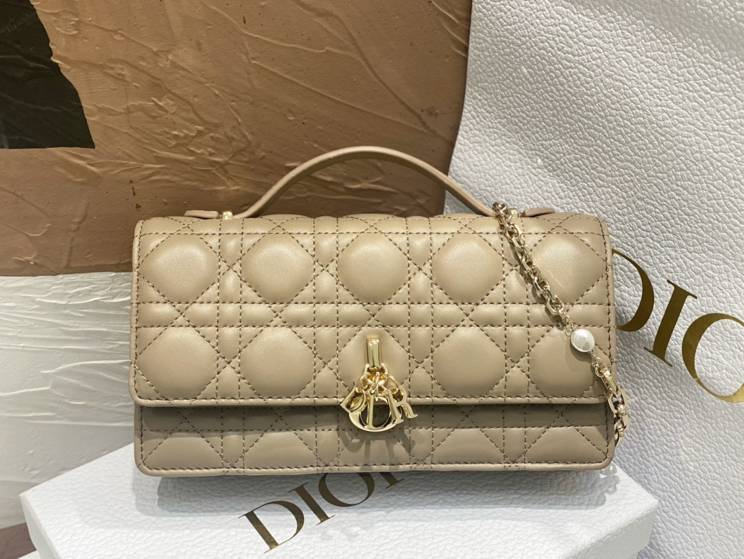 miss D*or mini handbag beige cannage woven pattern lambskin s0980onmj_m52u 21 x 11.5 x 4.5 cm