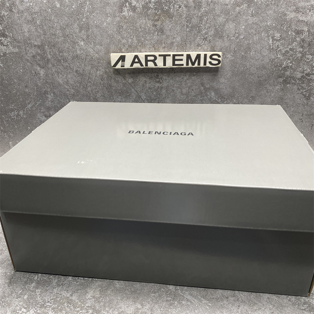 Balenciga 3XL Snow White