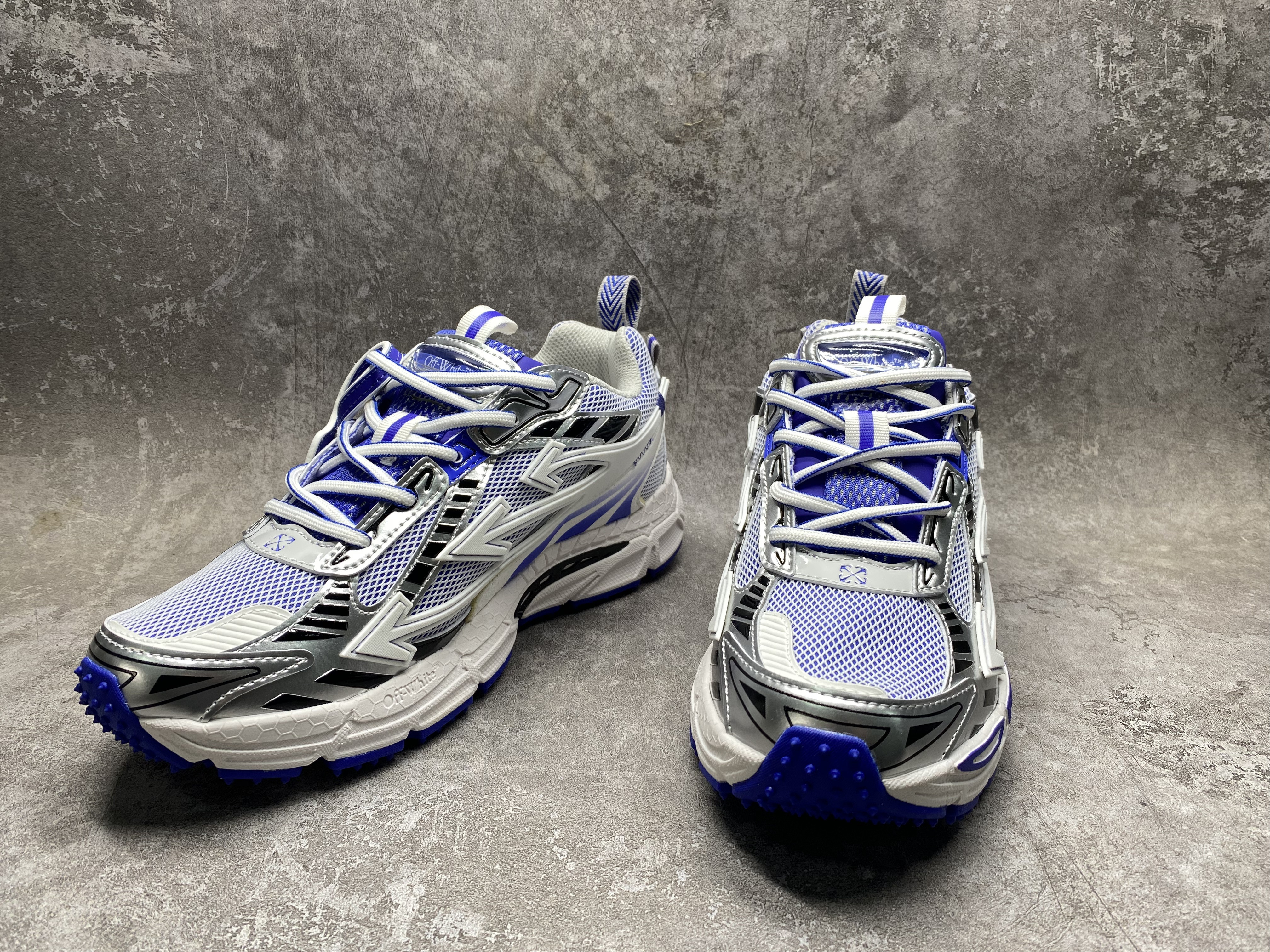 UA Off-White "BE RIGHT BACK"