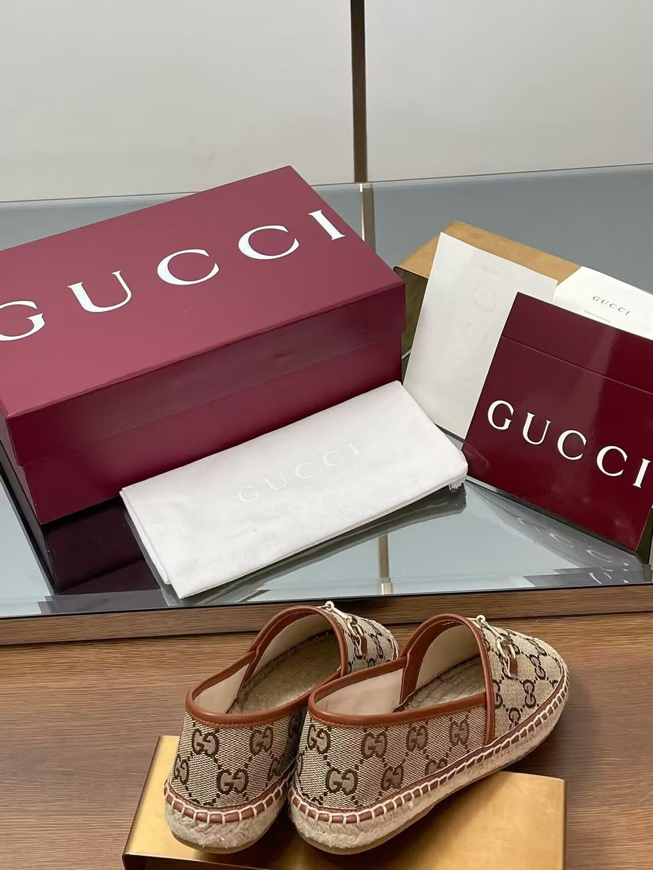 ua G*u*i espadrilles women