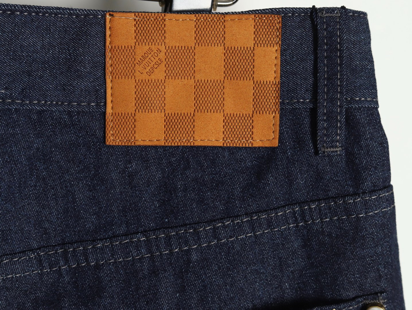 l0*is V*t0n lv shorts