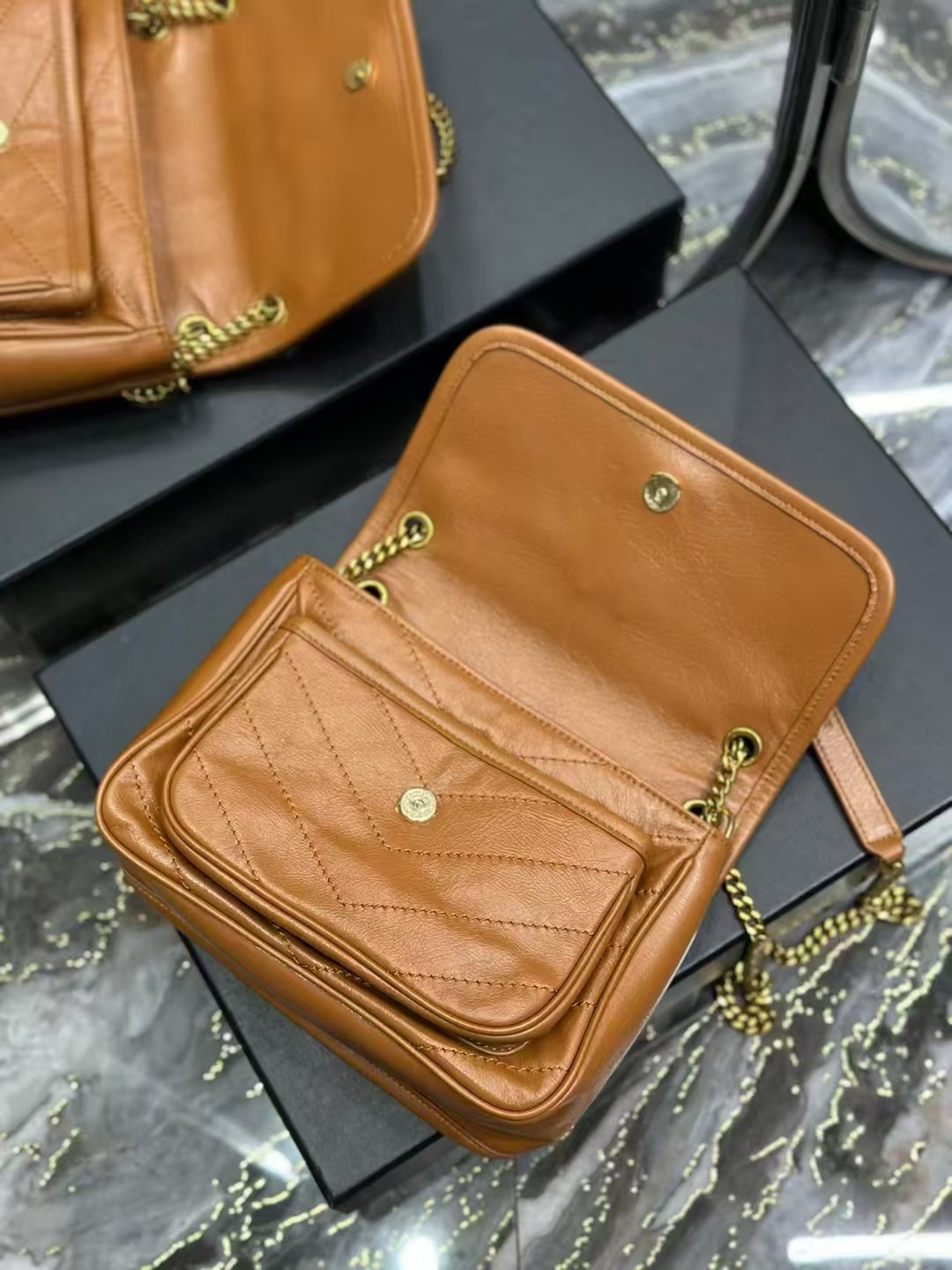 Y*L niki 21x16x7.5cm