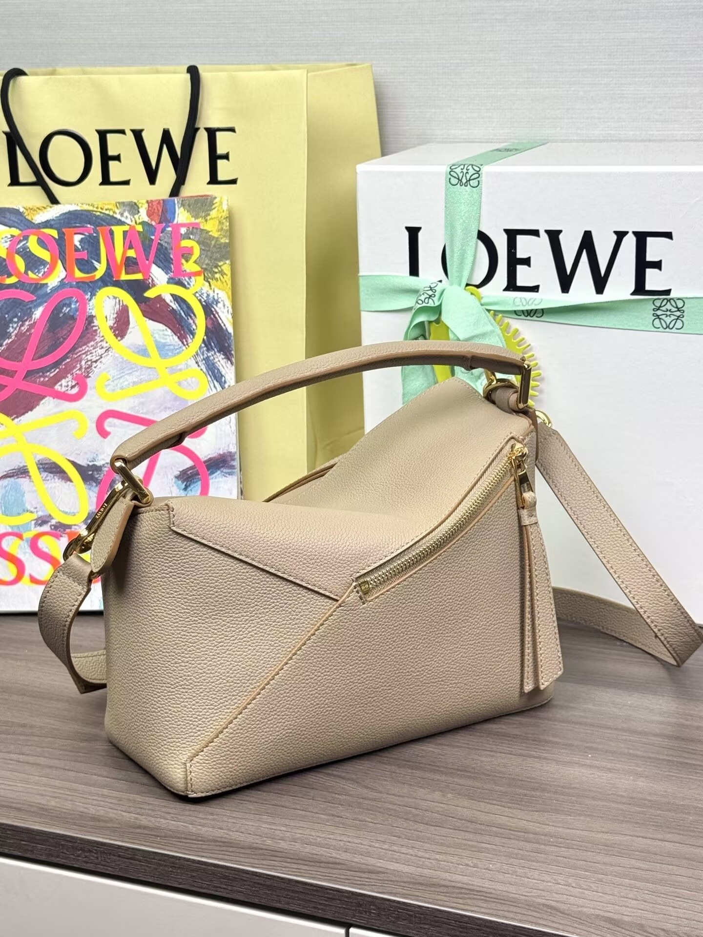 L0ew* small puzzle bag in classic calfskin 24x10.5x16.5cm