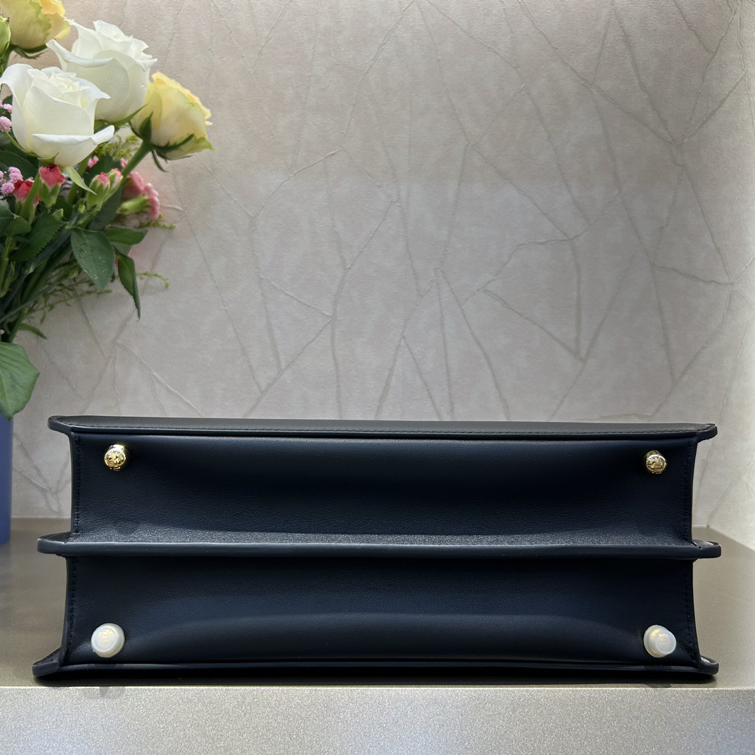 F**di peekaboo 33x25x13cm