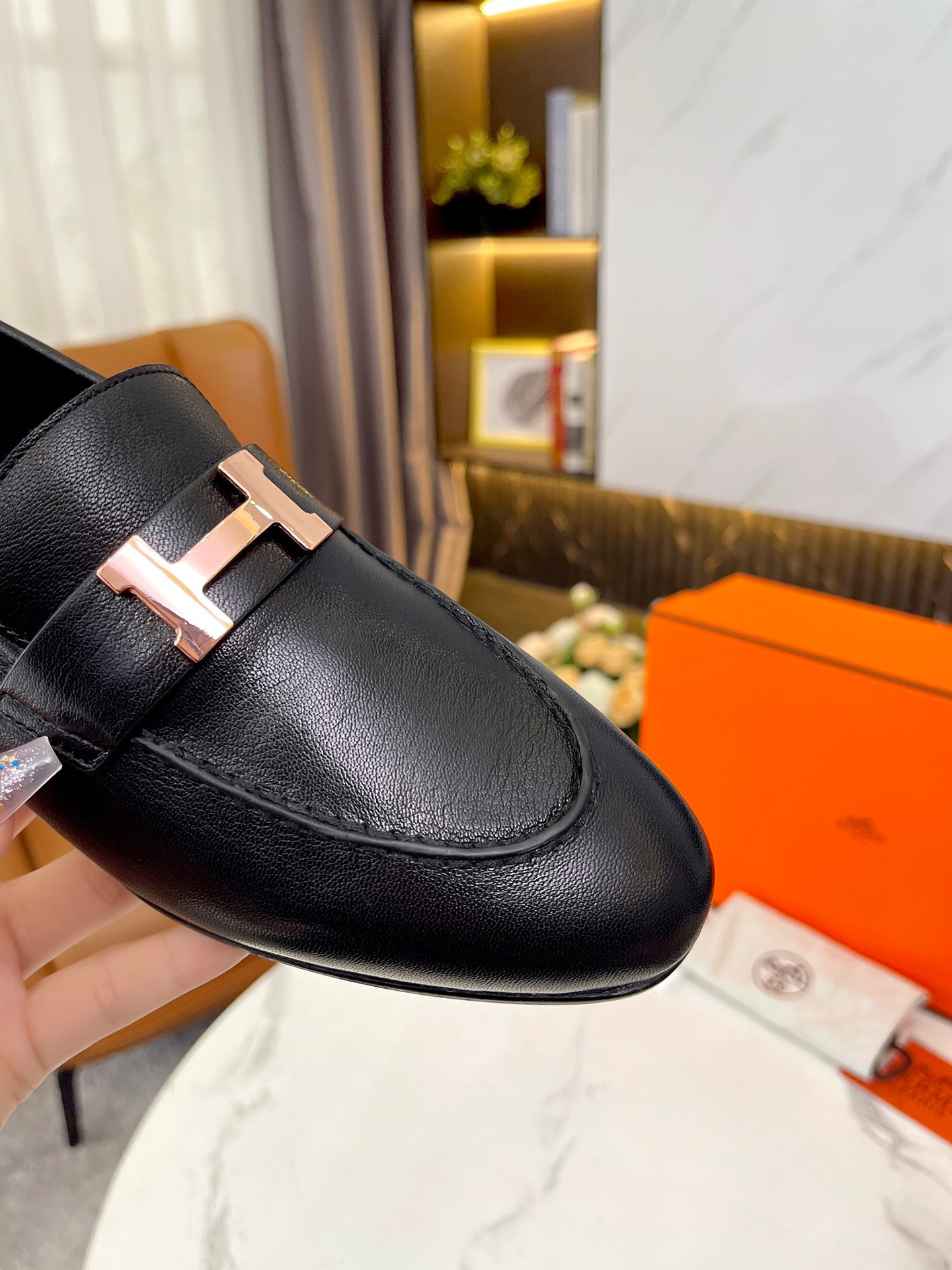 ua H**me5 paris loafer