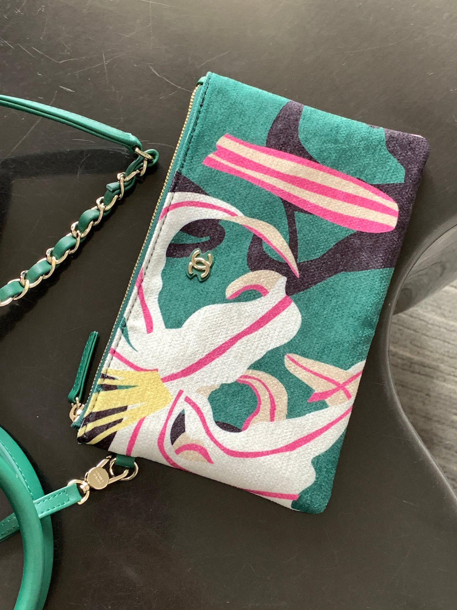 Ch*el shopping bag 35x27x16cm (bag opening 41cm)