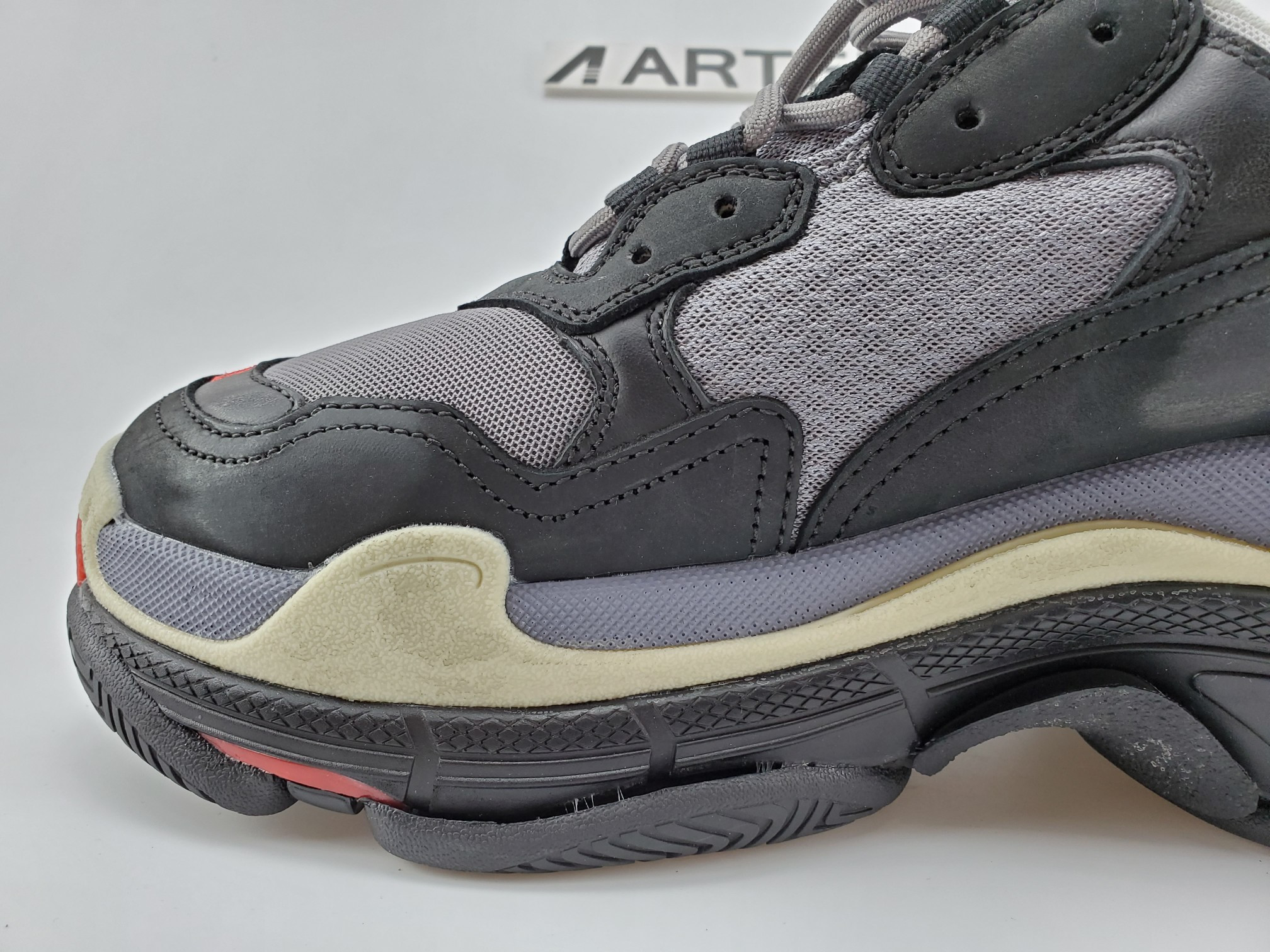 Balenciga Triple S light Grey Red