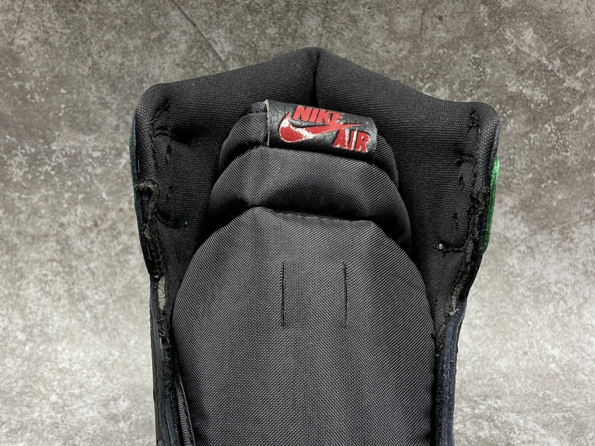 Air Jordan 1 Retro High Pine Green Black