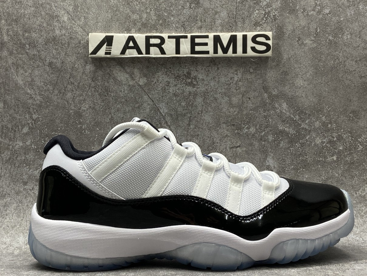Air Jordan 11 Retro Low Concord