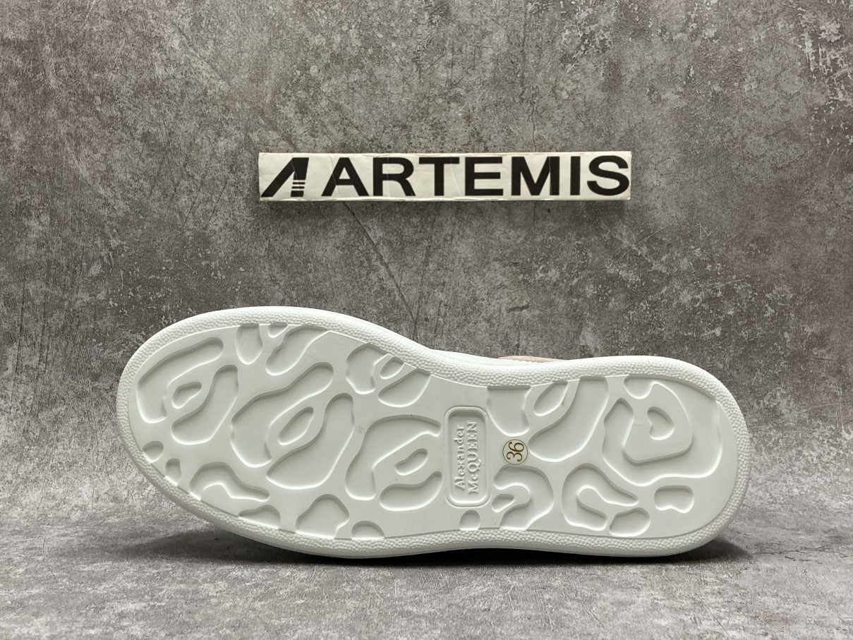 ale*d*r M*Q*en oversized pink sneaker