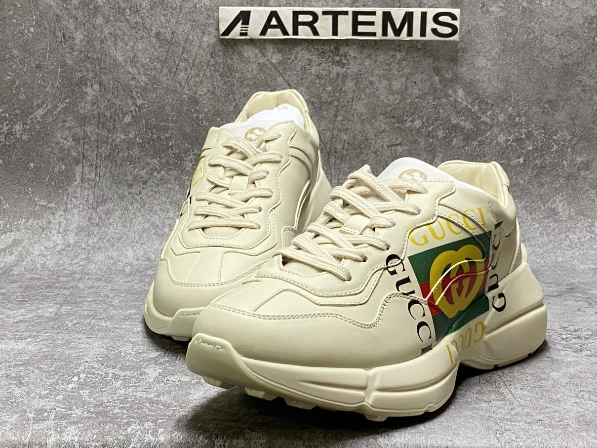 G*u*i rhyton logo ivory