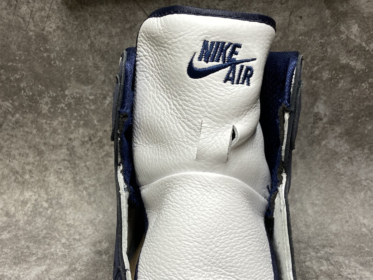 Air Jordan 1 Retro High Midnight Navy