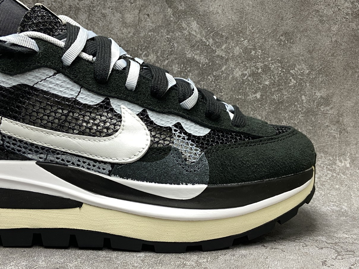 Nike Vaporwaffle Sacai Black White