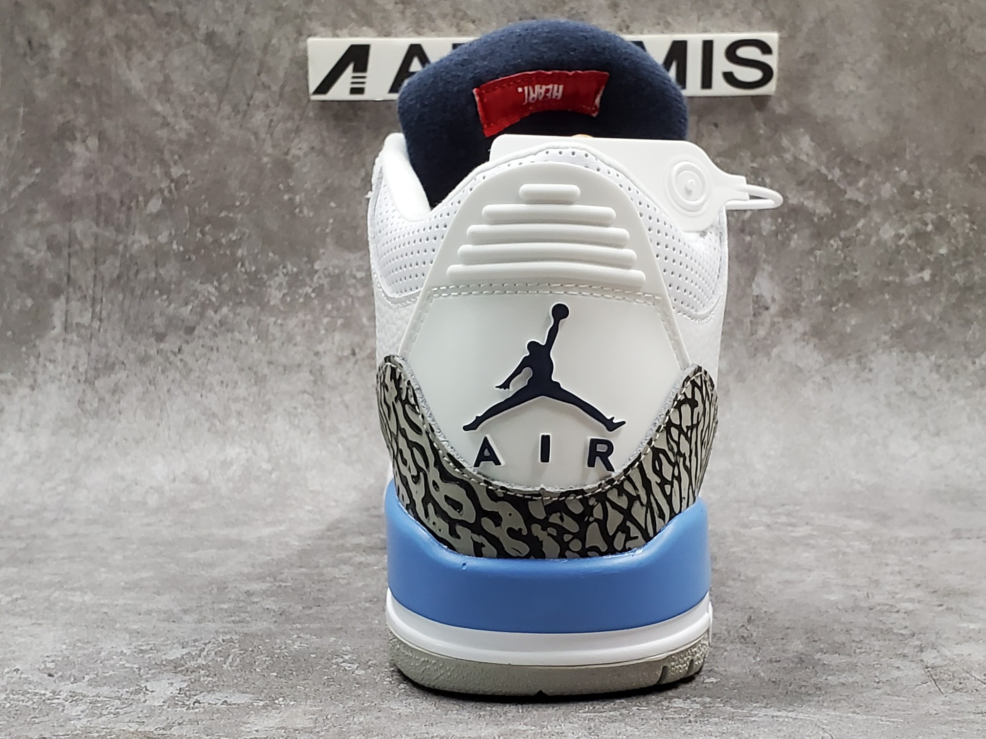 Air Jordan 3 Retro