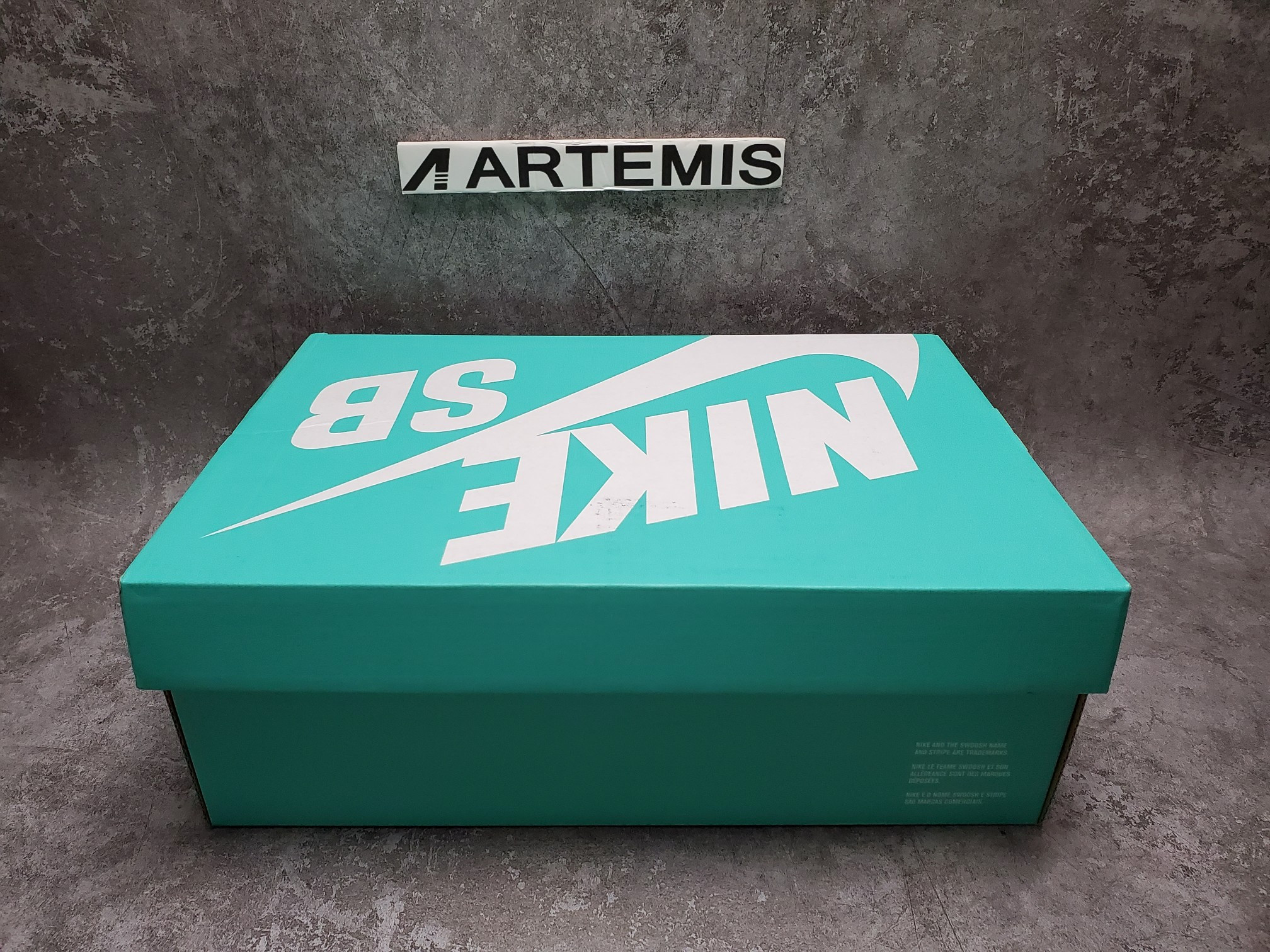 Nike SB Dunk Low Safari