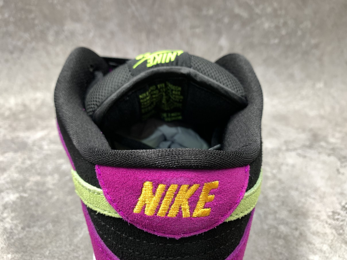 Nike SB Dunk Low Red Plum