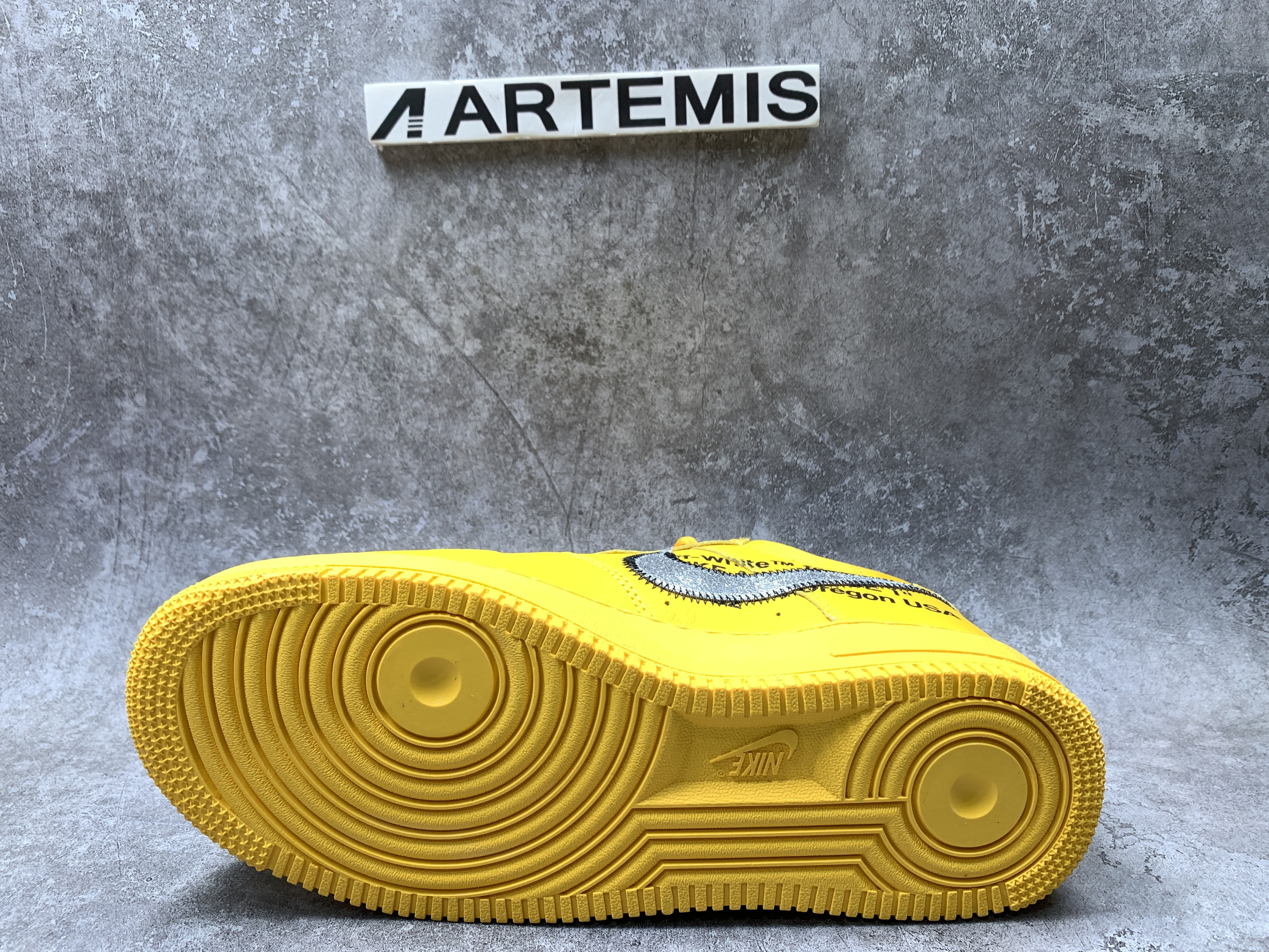 Air Force 1 x Off-White Low University Gold