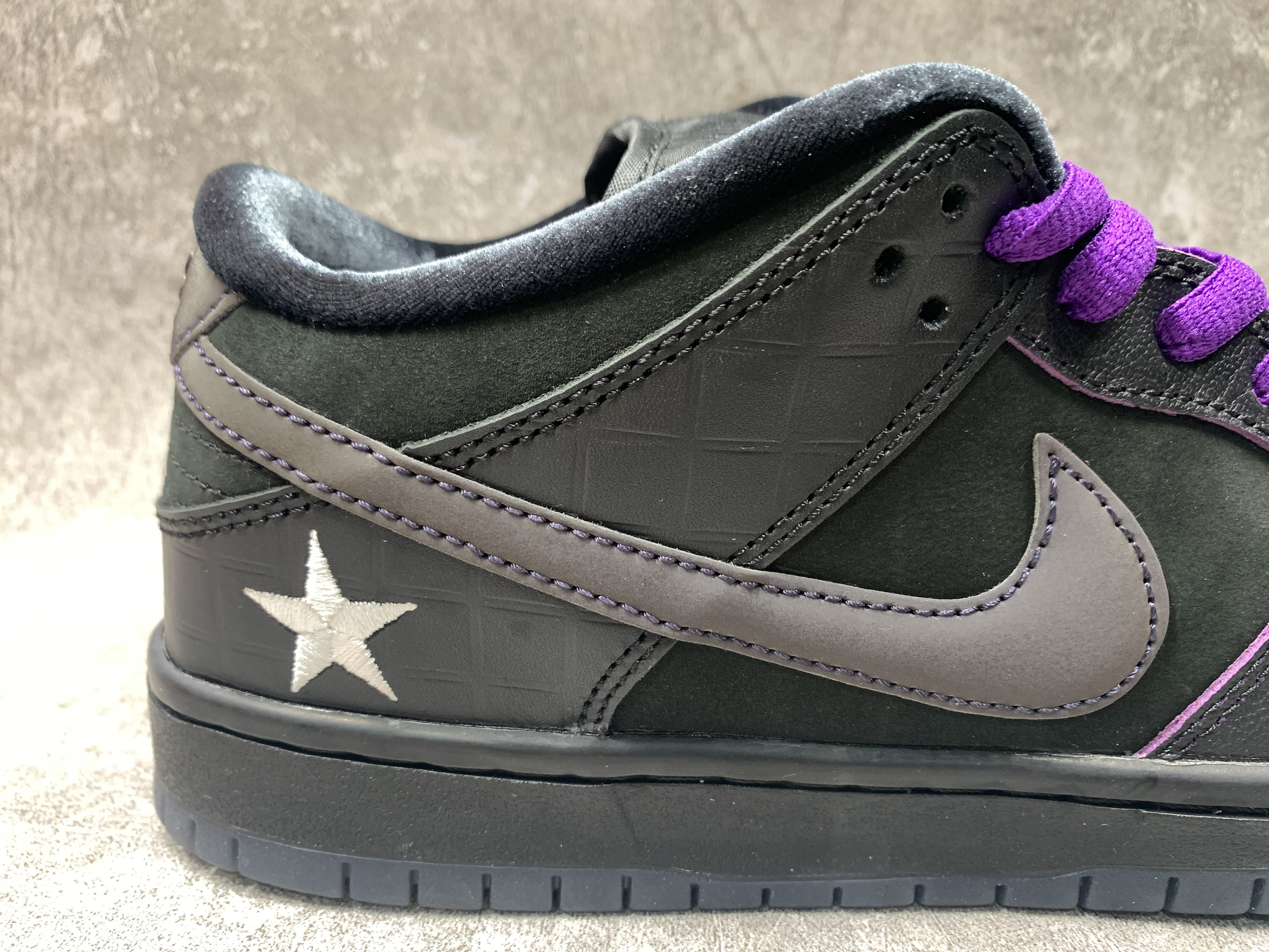 Familia x Nike SB Dunk Low First Avenue