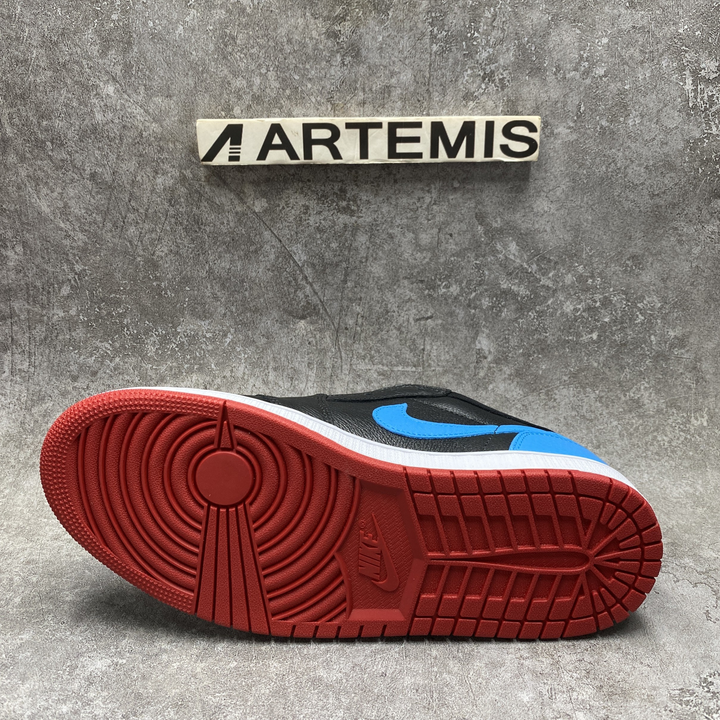 Air Jordan 1 Retro Low OG