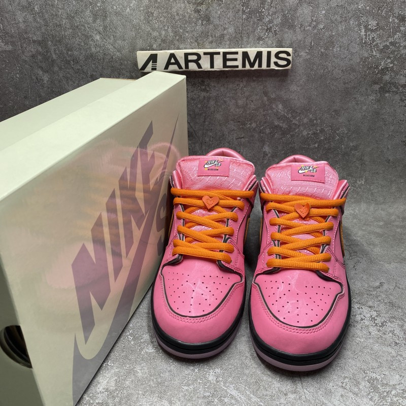 The Powerpuff Girls x Nike Dunk SB Low PINK