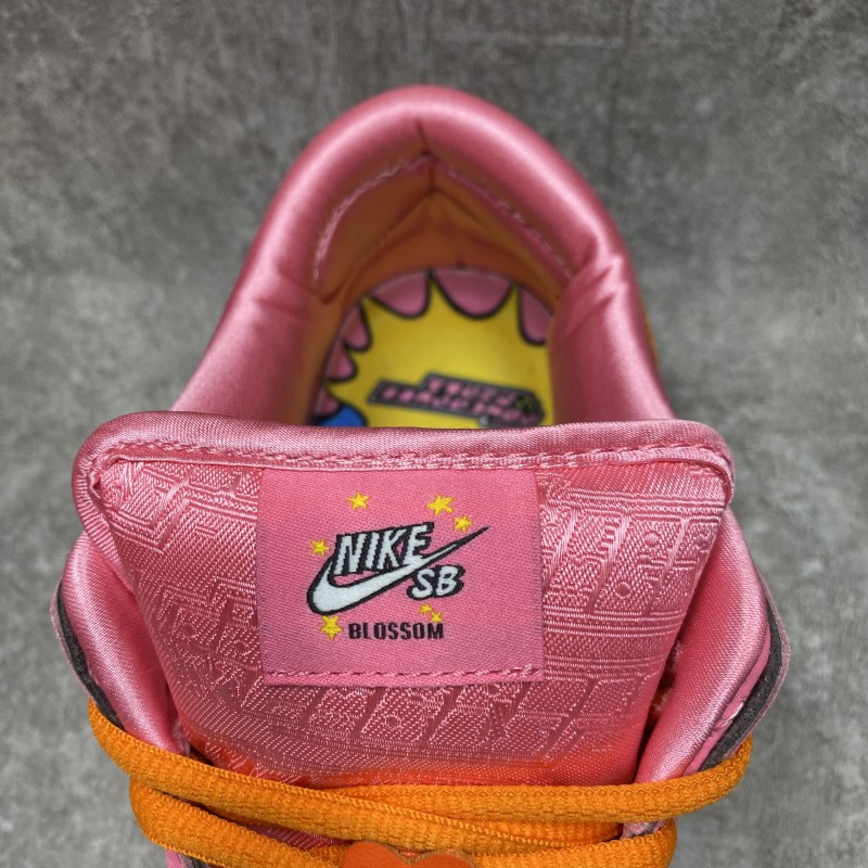 The Powerpuff Girls x Nike Dunk SB Low PINK