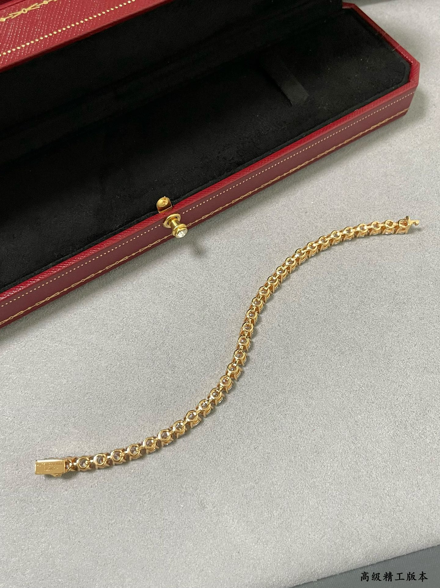 ca*t*er full Di*m*nd four-claw bracelet