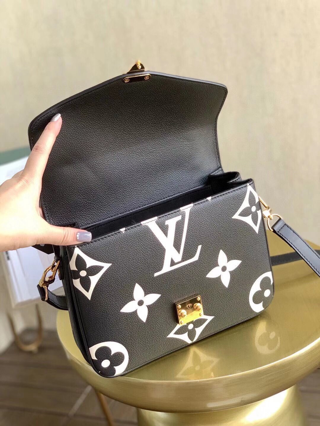 LV CRAFTY POCHETTE METIS M45385