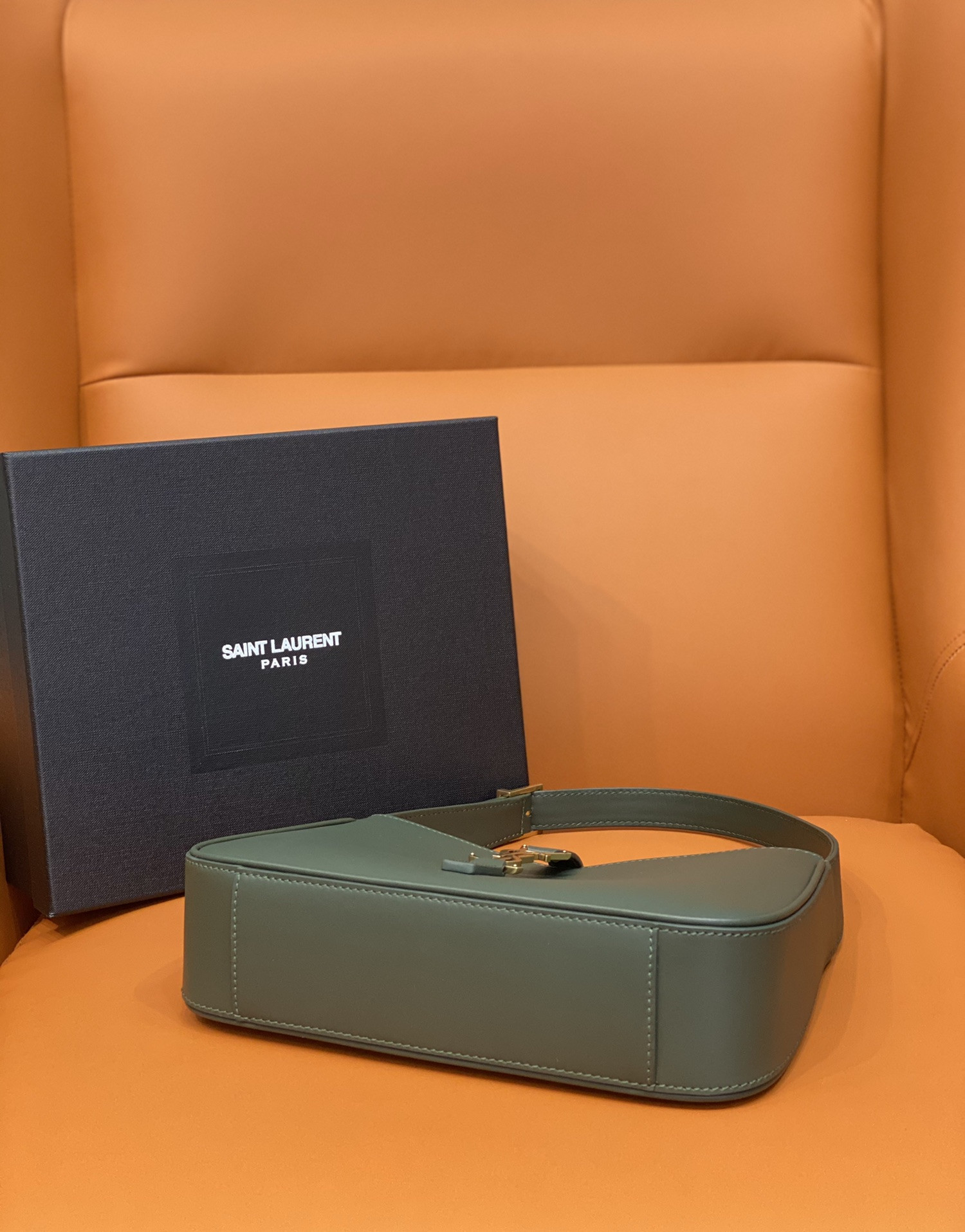 Y*L le 5 À 7 in smooth leather vert fonce 23 x 16 x 6.5 cm