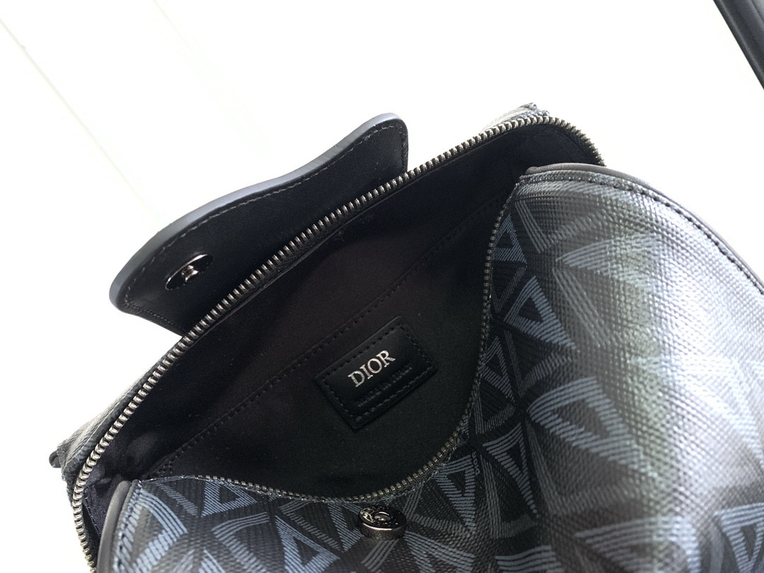 D*or lingot toiletry bag mirage technical fabric 8.5 x 5 x 4 inches