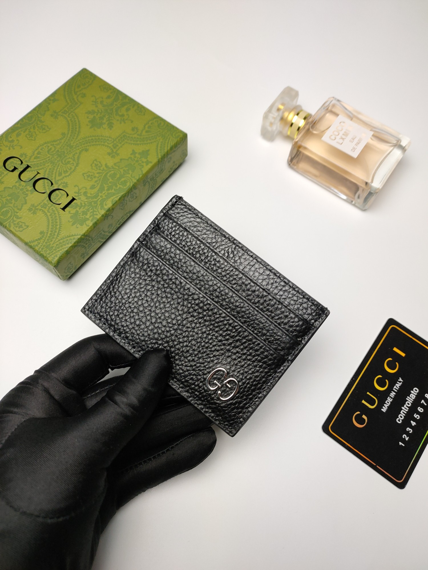 G*u*i gg  card case wallet