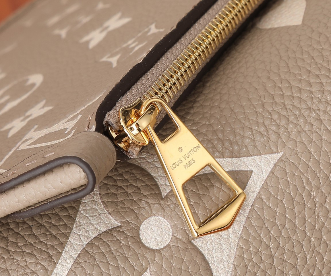 LV CarryAll PM M47180 11.6x9.4x4.7 inches