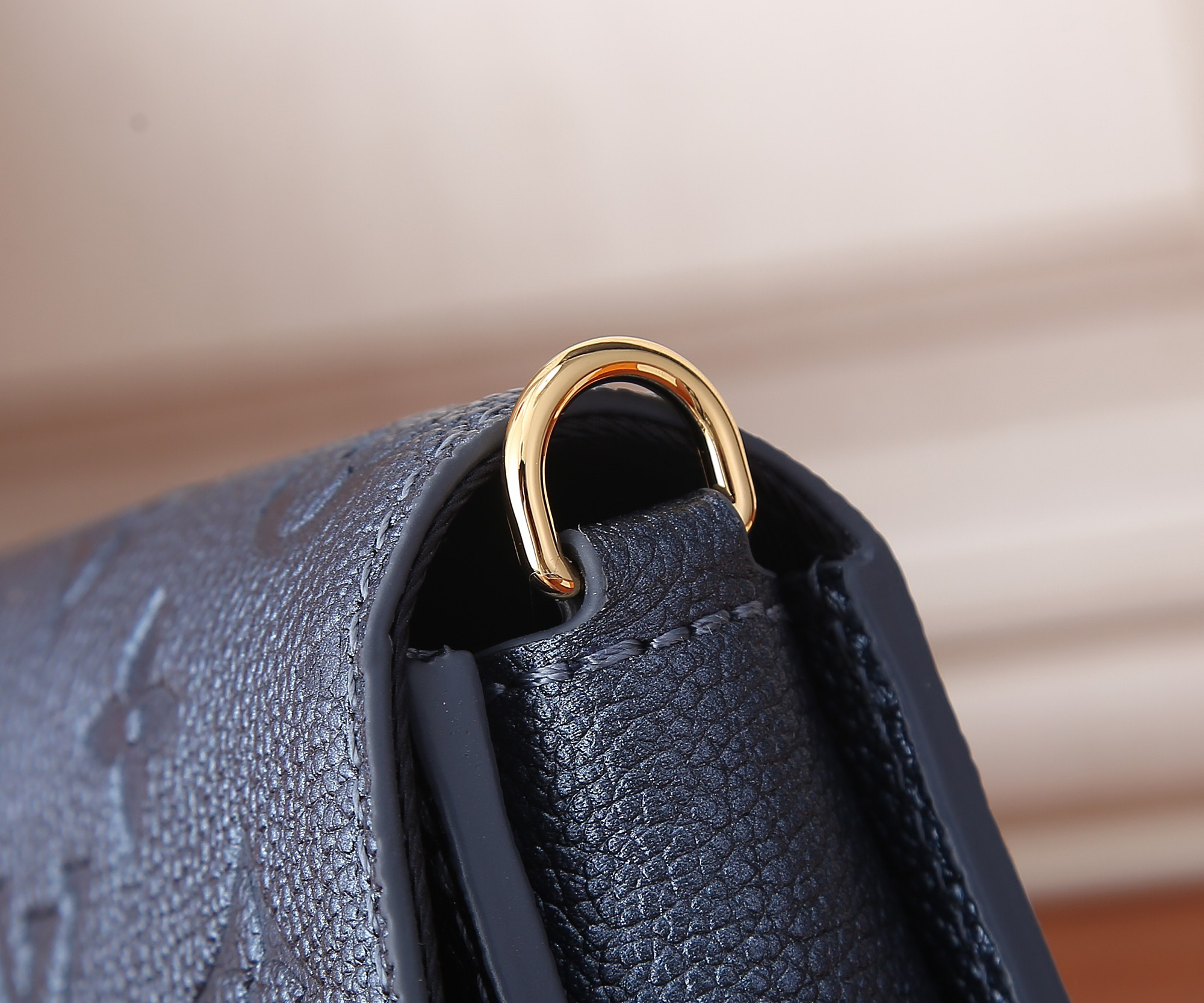 LV Wallet On Chain Métis M82671 7.5 x 4.3 x 2.2 inches