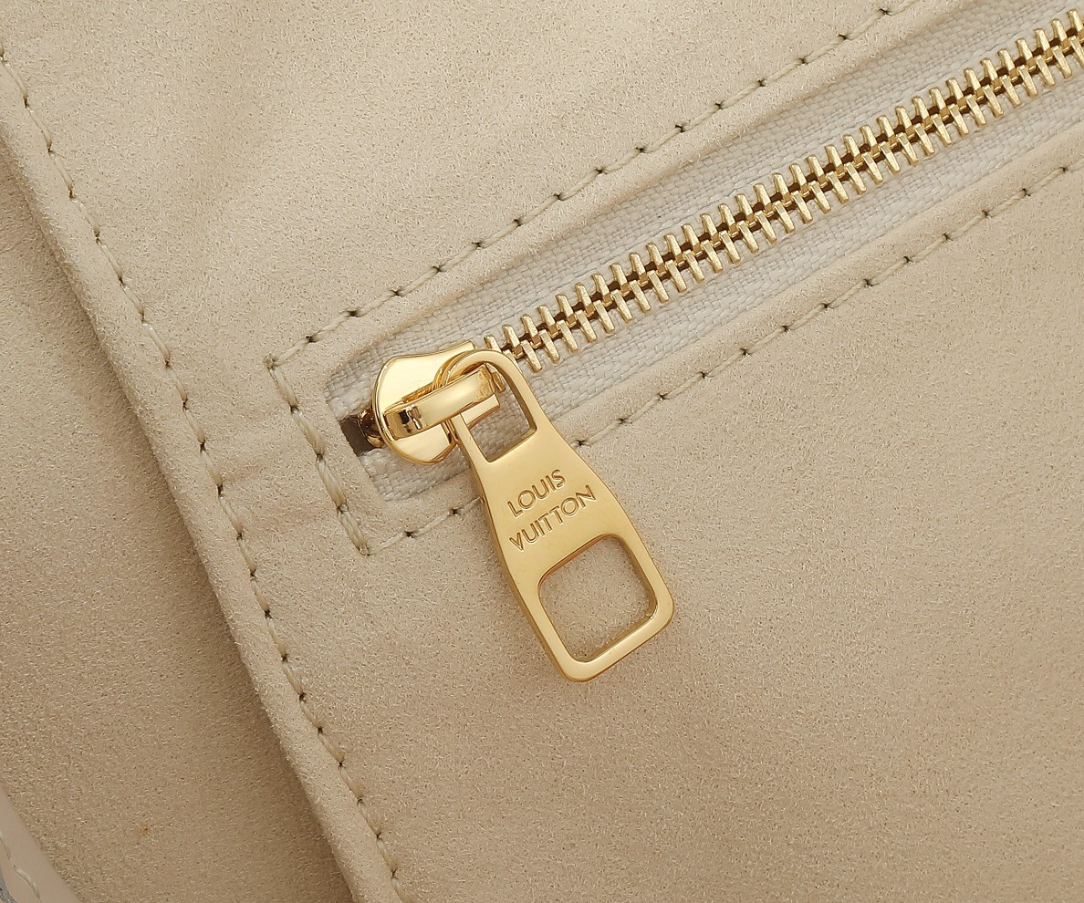 LV Neverfull MM M47080 12.2 x 11 x 5.5 in Without Box