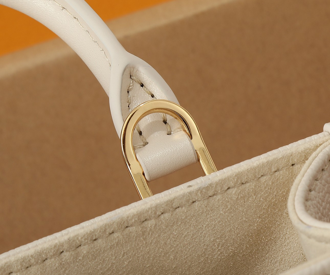 LV OnTheGo BB M47115 7.1 x 5.9 x 3.3 in