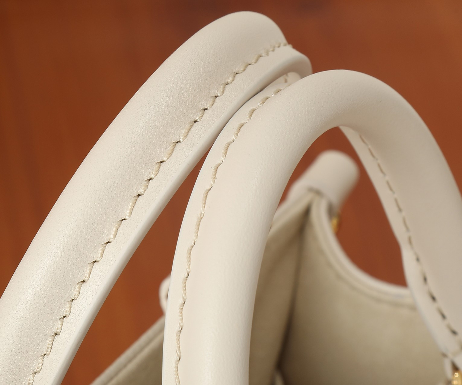 LV OnTheGo BB M47115 7.1 x 5.9 x 3.3 in