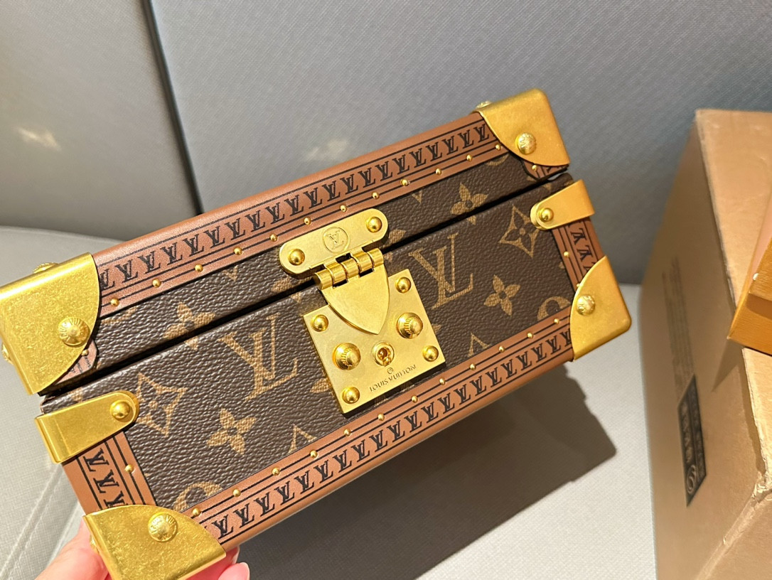 LV M13513 Jewelry Box 9.4 x 4.9 x 9.4 inches