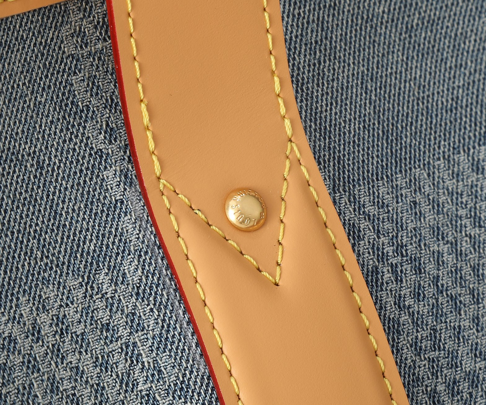 LV Weekend Tote N40702 16.9 x 13.4 x 6.9 inches