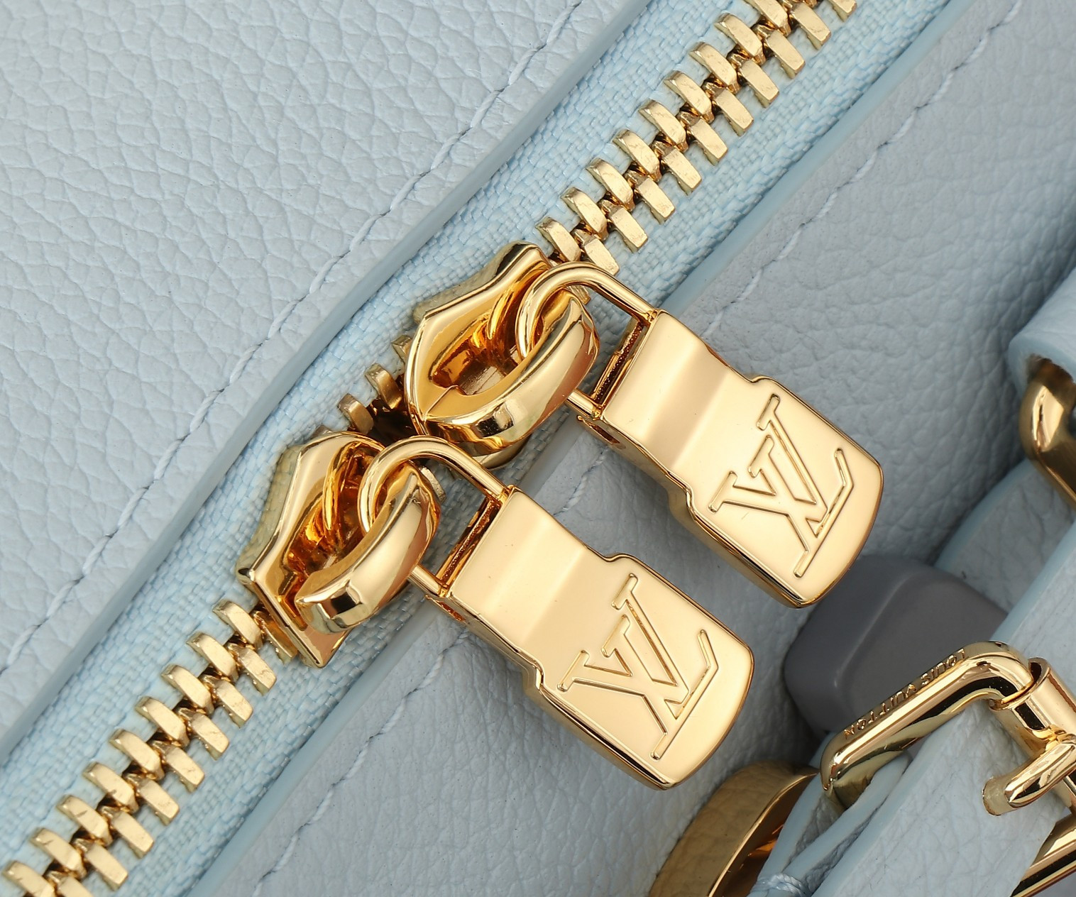 LV Speedy 18 M24604 18x12.5x11CM