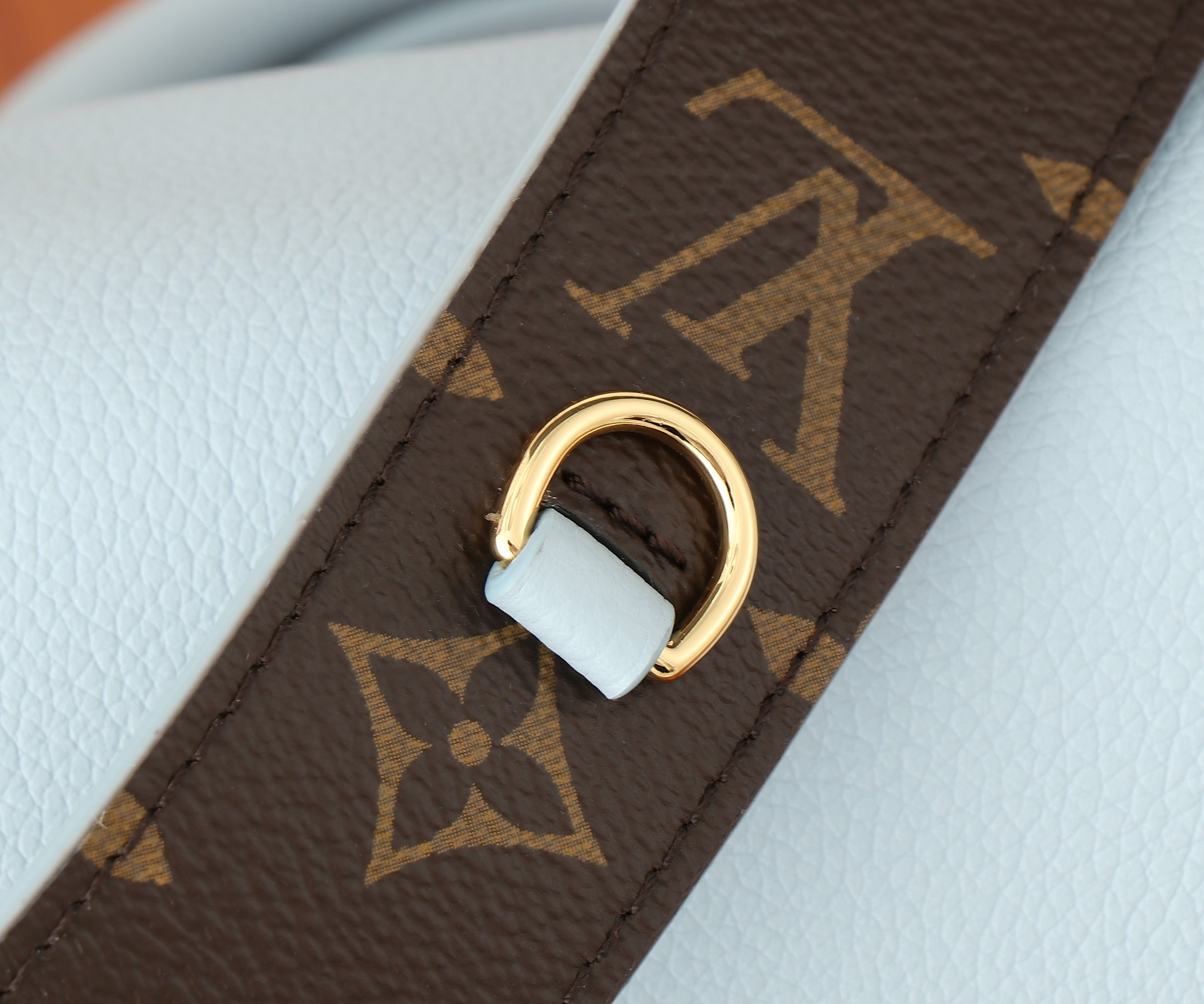 LV Speedy 18 M24604 18x12.5x11CM