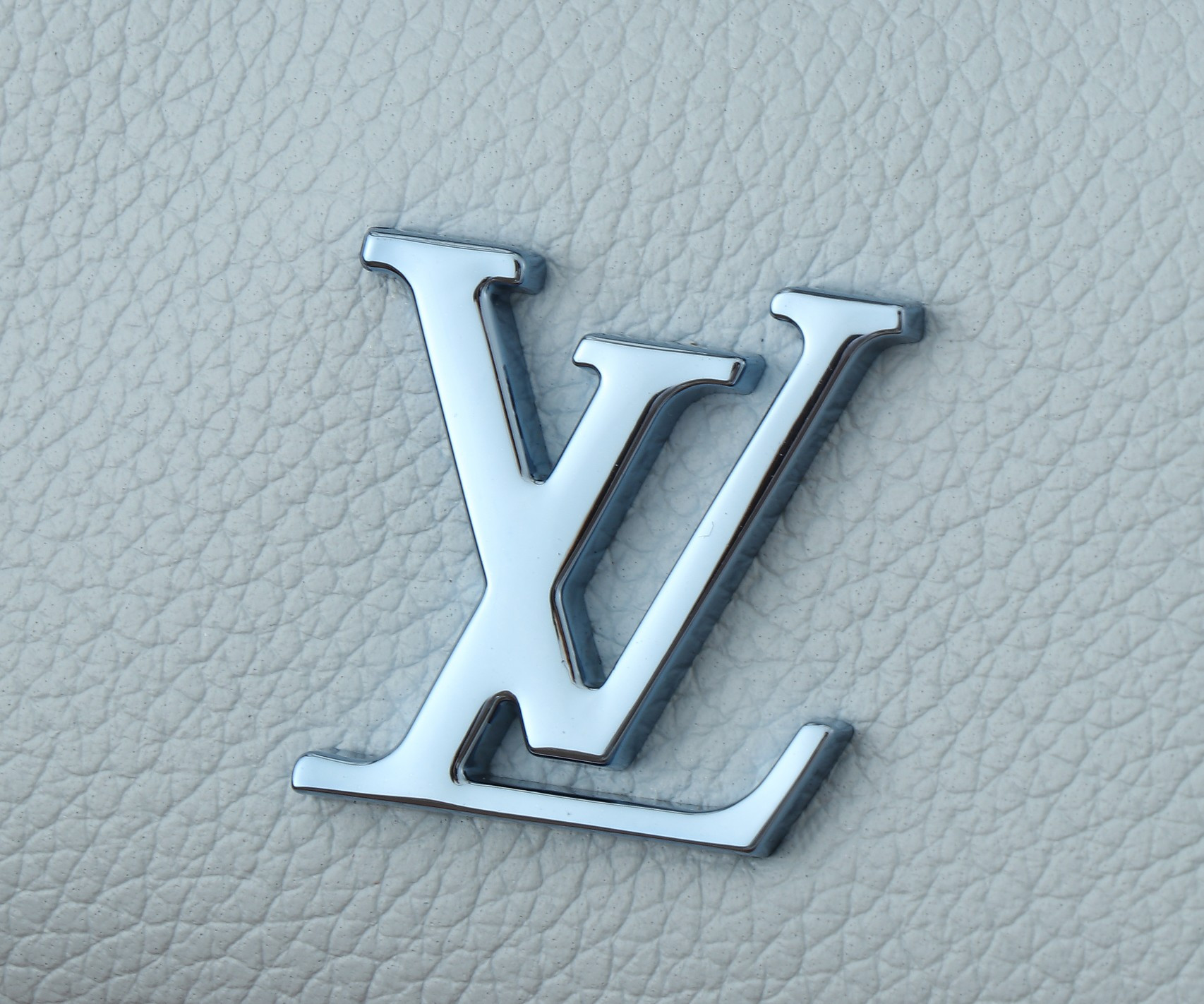 LV Speedy 18 M24604 18x12.5x11CM