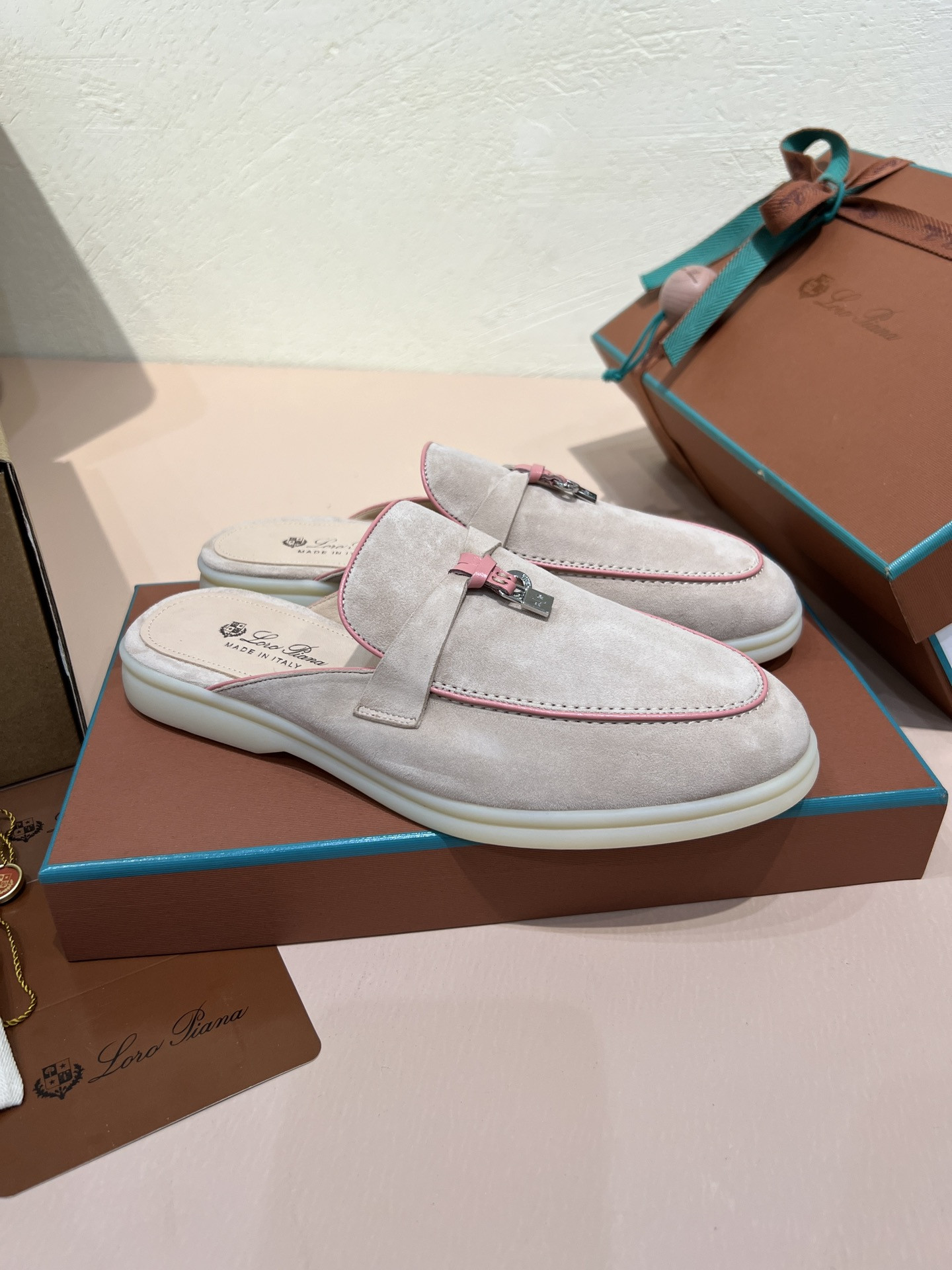 ua L**o p*ana babouche charms walk loafers