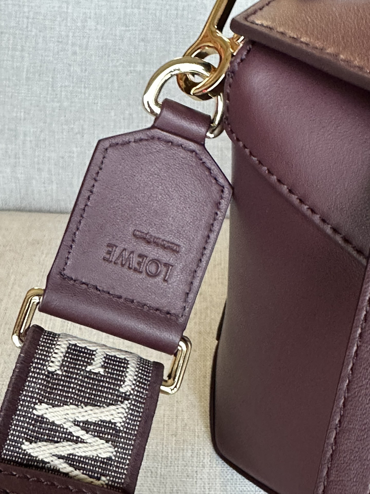 L0ew* small puzzle bag in classic calfskin 24x10.5x16.5cm