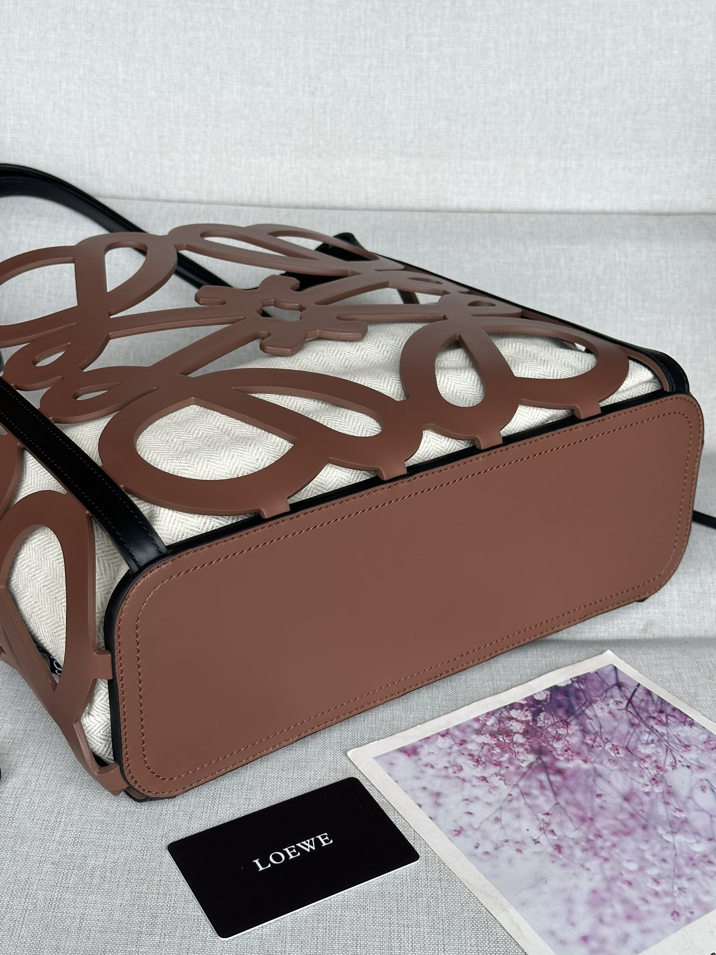 L0ew* anagram tote 32x27x11cm