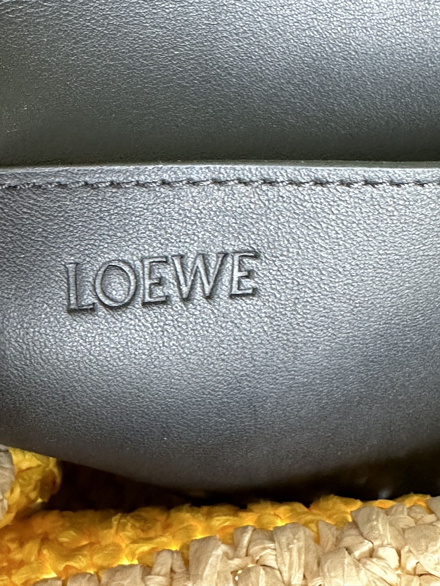 L0ew* font tote 30x25.5x15cm
