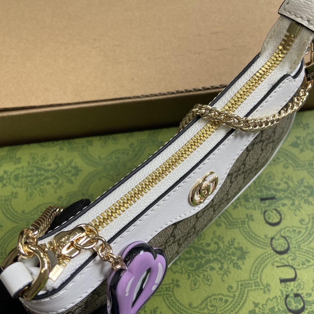 G*u*i x hattie stewart bag 10 x 19 x 3 cm