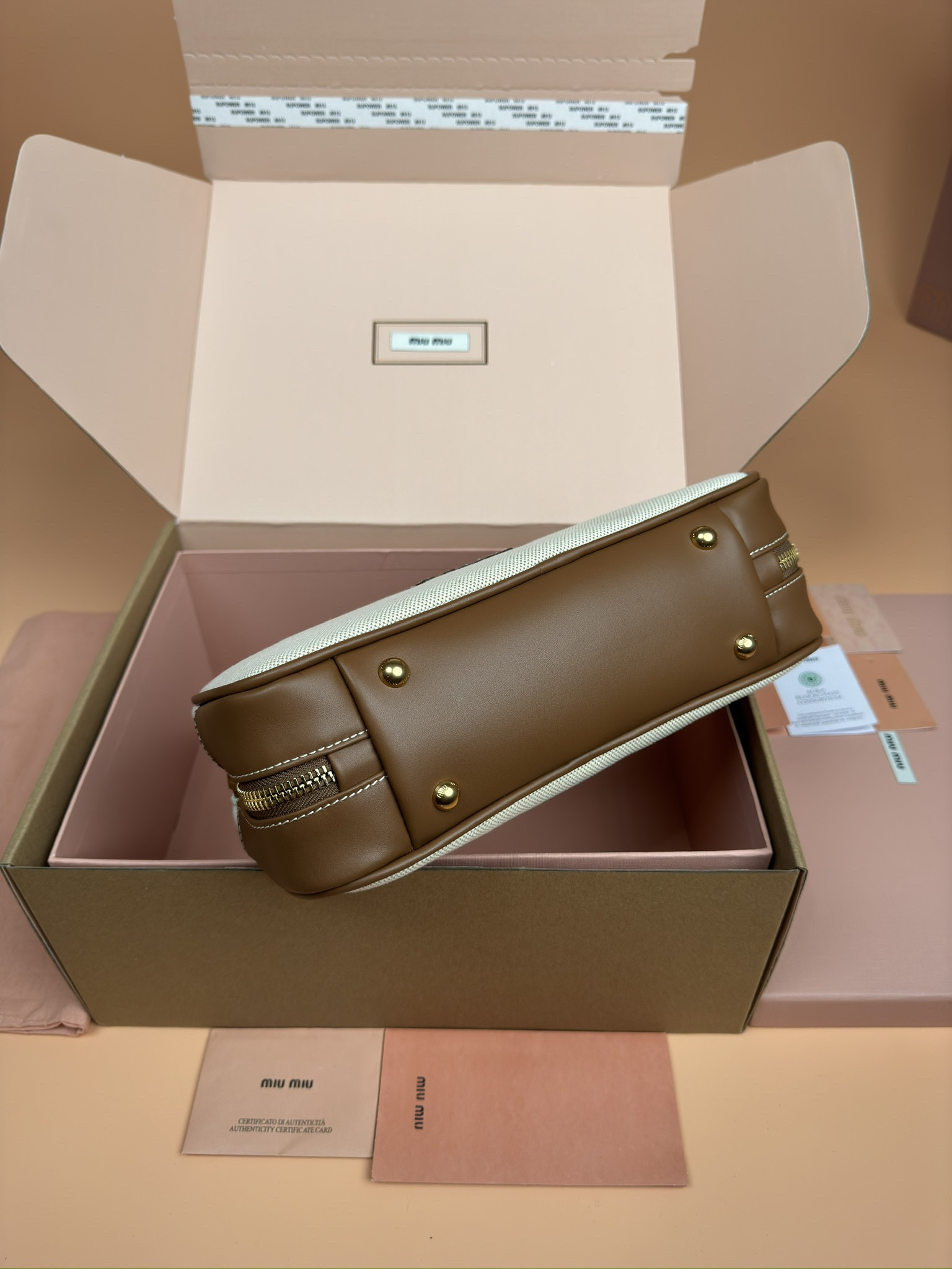 Miu Miu Leather Beau Bag  28×15×9cm