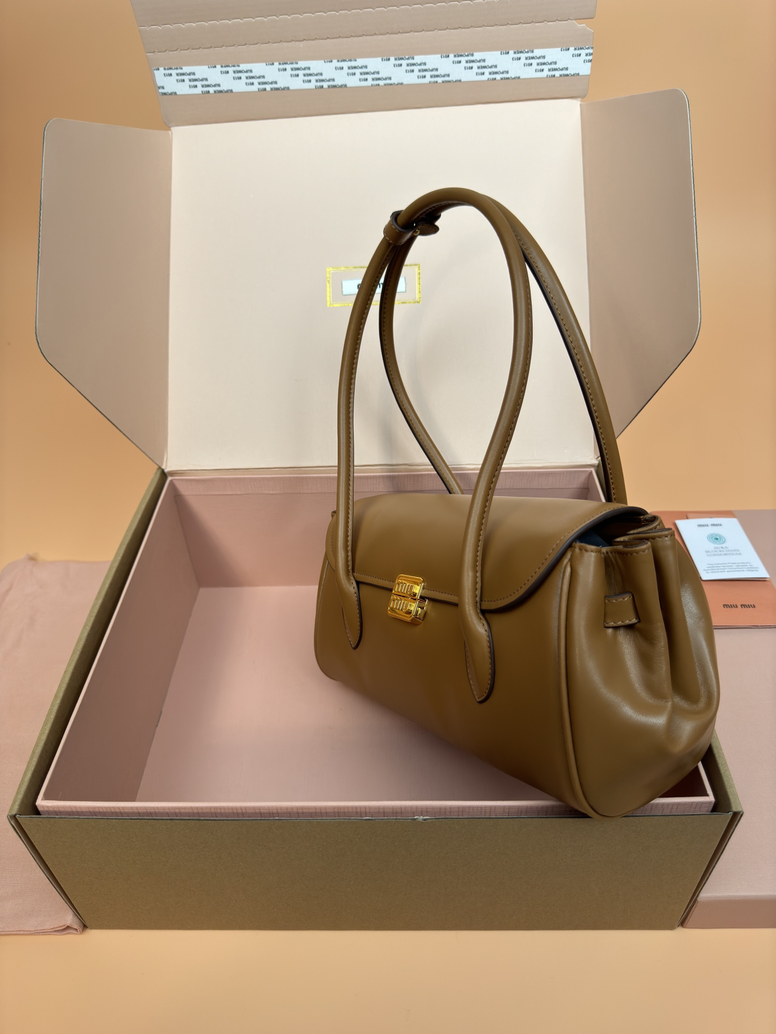 Miu Miu Leather shoulder bag 15x28x11cm