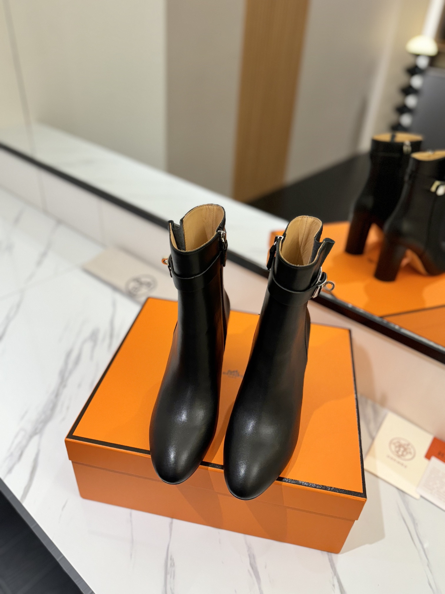 ua H**me5 kelly jumping boots